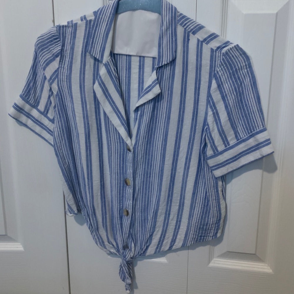 H&M size 2 shirt
